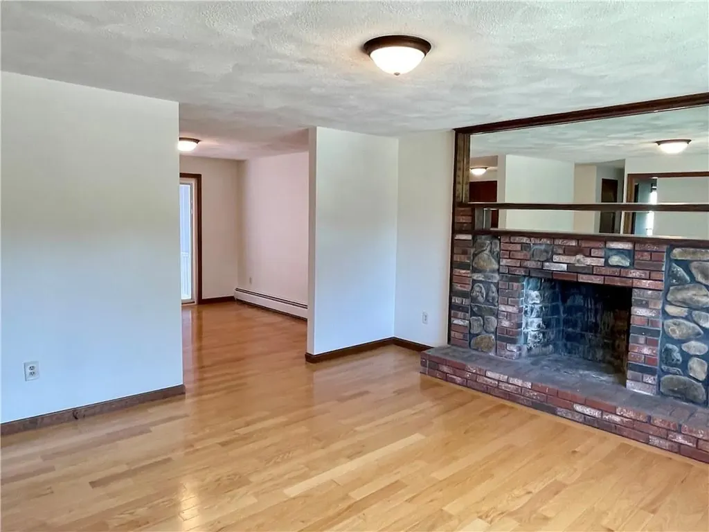 154 Aylsworth Avenue Woonsocket RI 02895