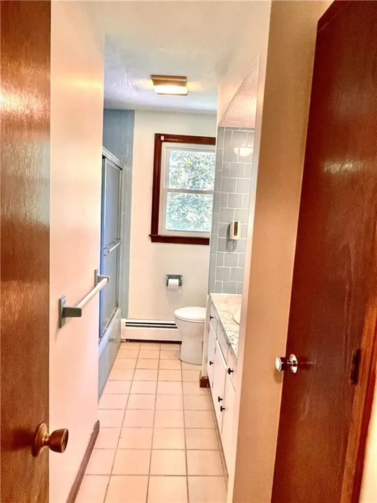 154 Aylsworth Avenue Woonsocket RI 02895