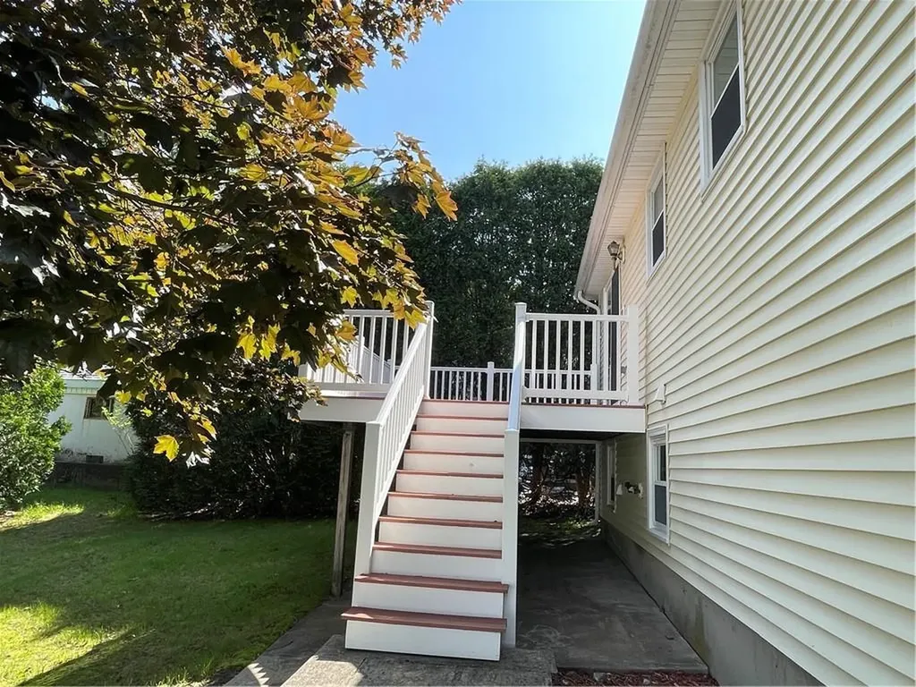 154 Aylsworth Avenue Woonsocket RI 02895