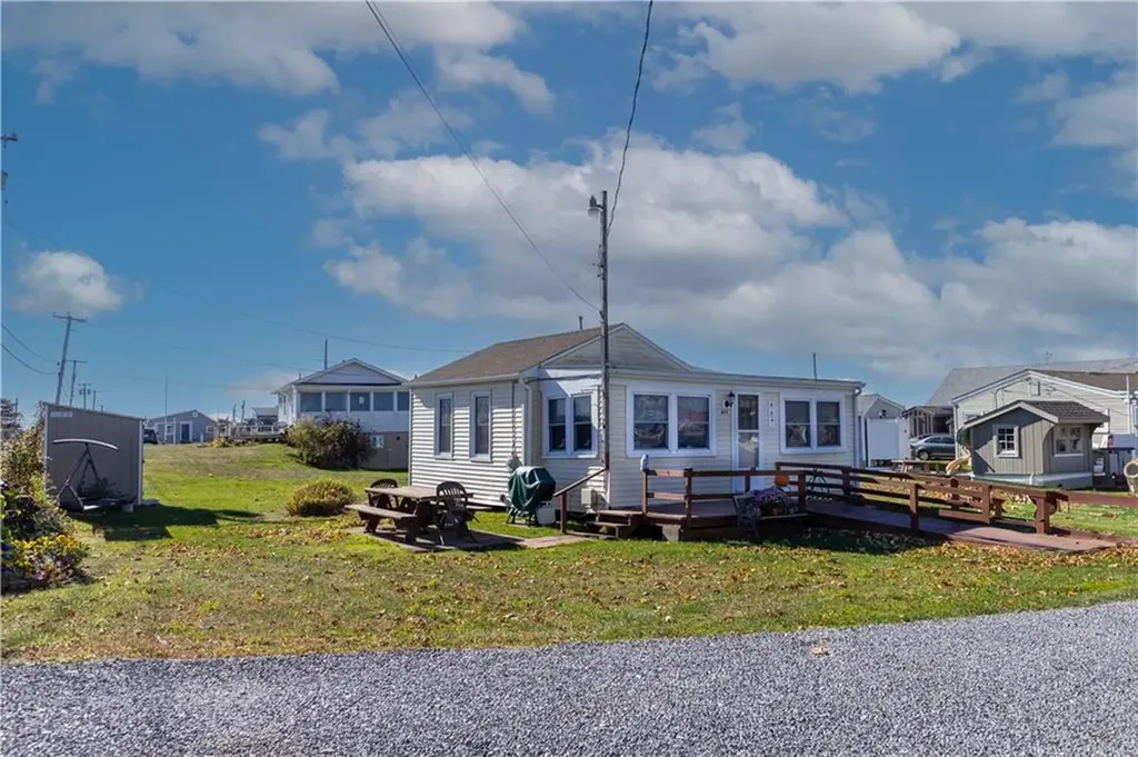 667 Succotash Road South Kingstown RI 02879