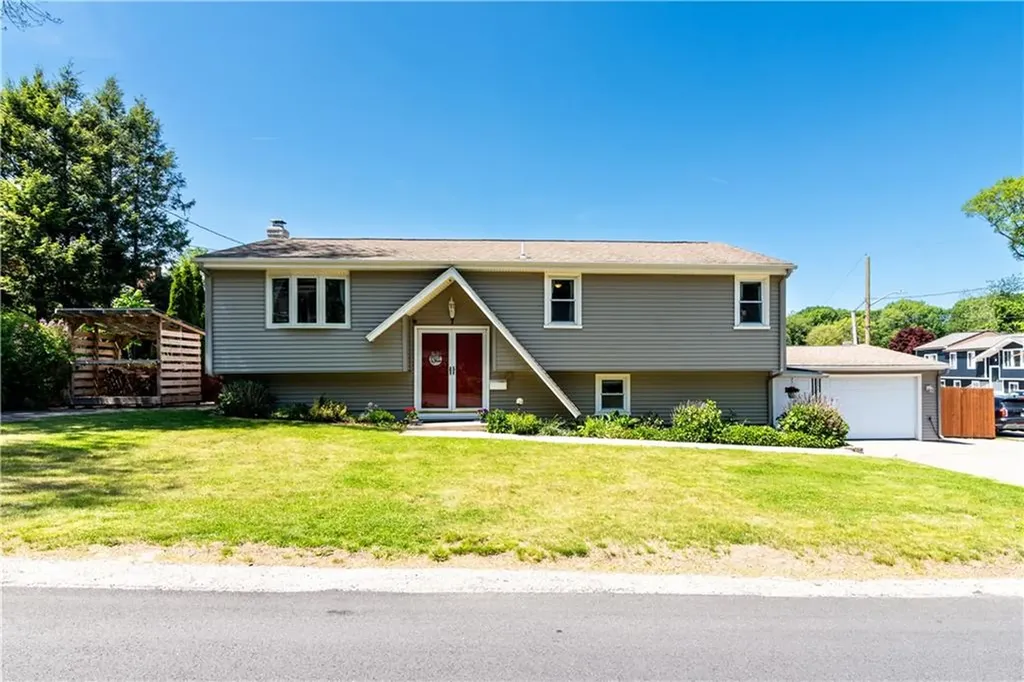 7 Lydia Avenue North Providence RI 02904