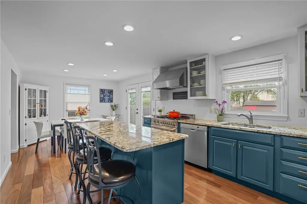 30 Lloyd Phillips Court Pawtucket RI 02861
