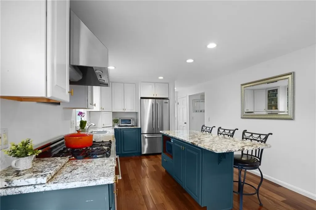 30 Lloyd Phillips Court Pawtucket RI 02861