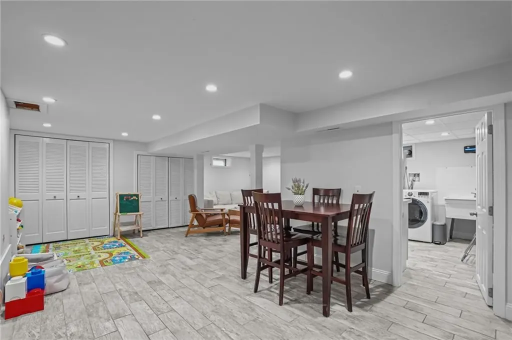 30 Lloyd Phillips Court Pawtucket RI 02861