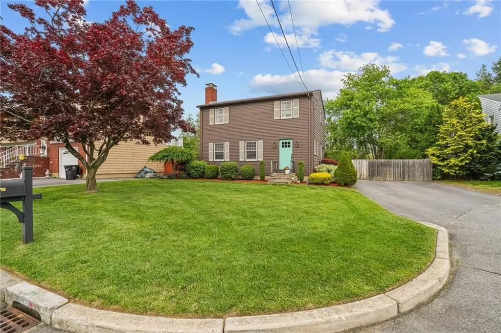 30 Lloyd Phillips Court Pawtucket RI 02861
