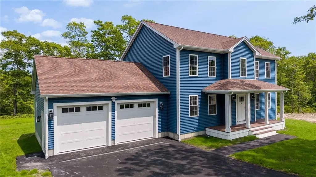22 Indian Grass Circle Tiverton RI 02878