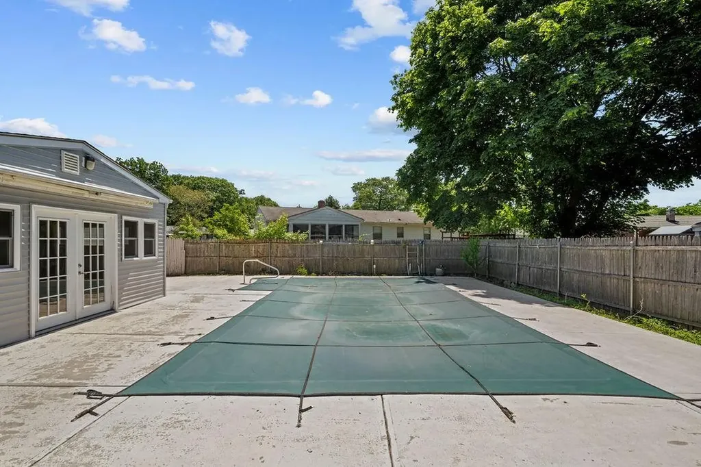 5 Middlefield Drive Warwick RI 02889