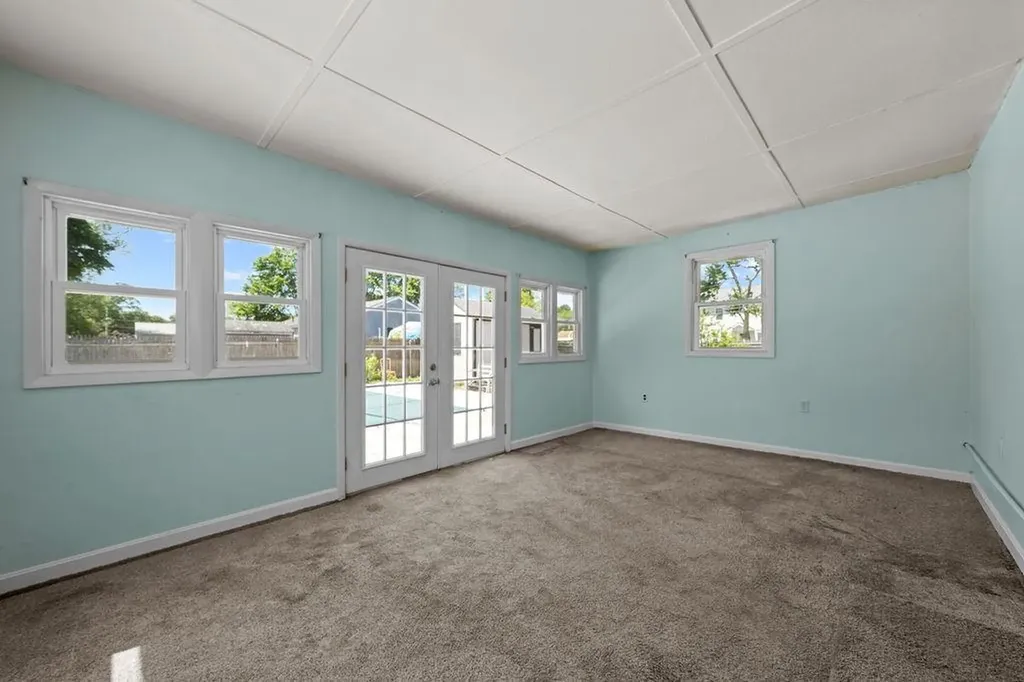 5 Middlefield Drive Warwick RI 02889