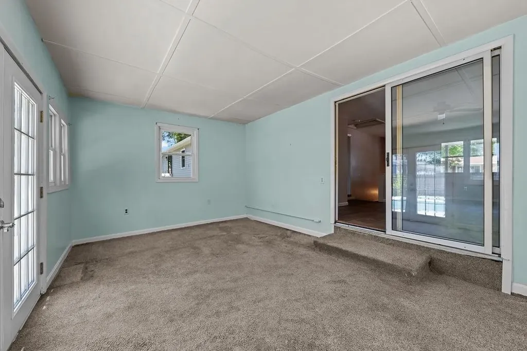 5 Middlefield Drive Warwick RI 02889