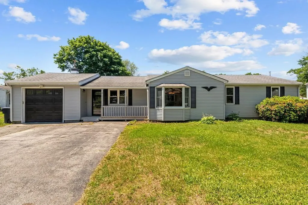 5 Middlefield Drive Warwick RI 02889