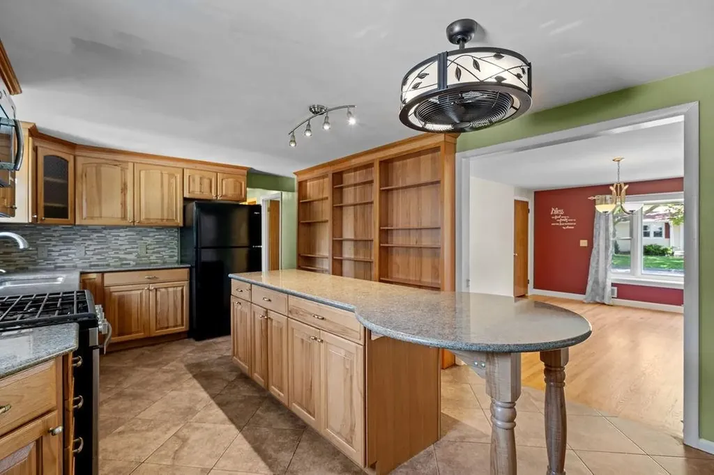 5 Middlefield Drive Warwick RI 02889