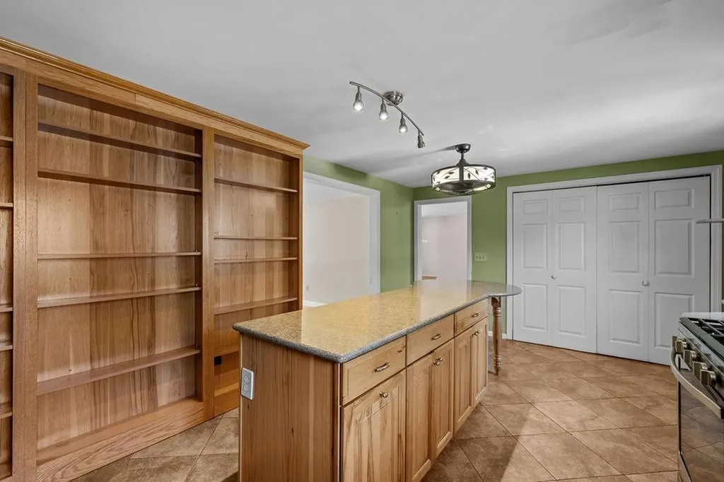 5 Middlefield Drive Warwick RI 02889