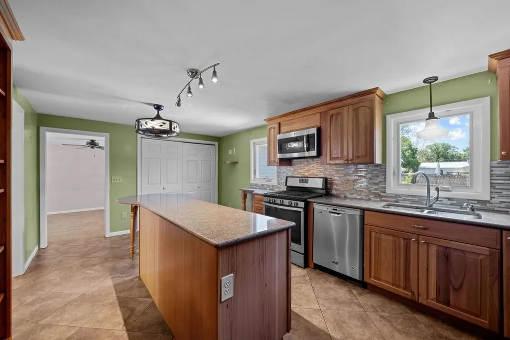 5 Middlefield Drive Warwick RI 02889