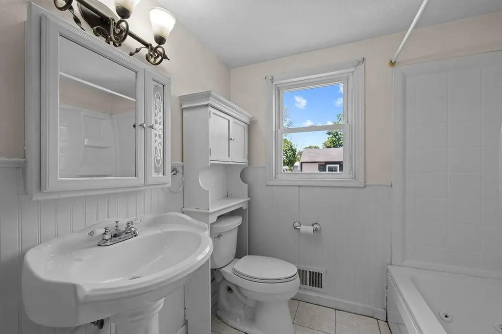 5 Middlefield Drive Warwick RI 02889