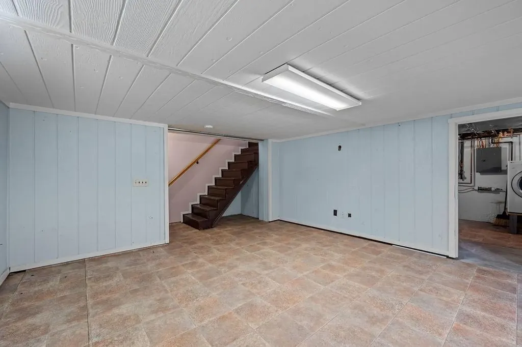 5 Middlefield Drive Warwick RI 02889