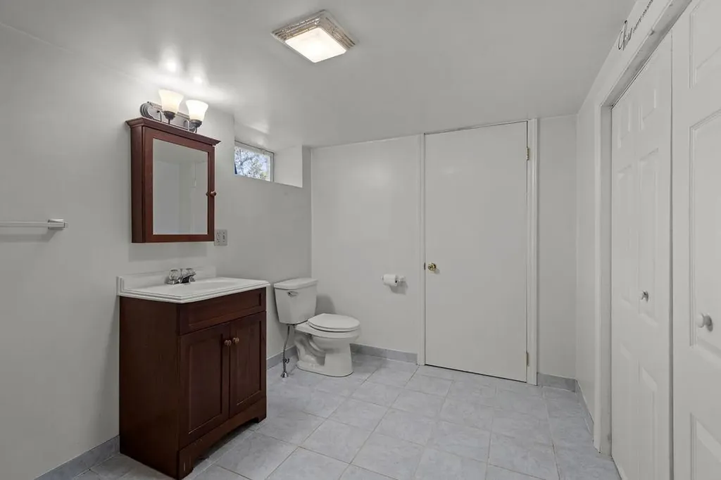 5 Middlefield Drive Warwick RI 02889