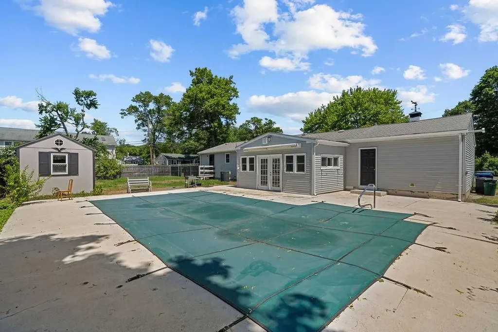 5 Middlefield Drive Warwick RI 02889