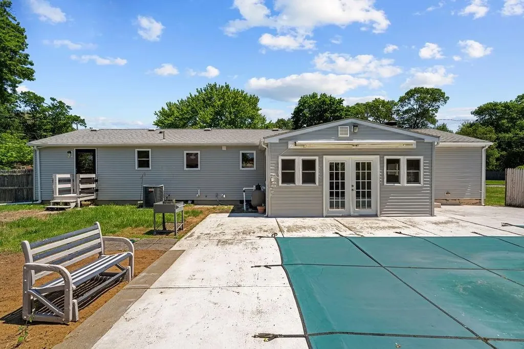 5 Middlefield Drive Warwick RI 02889