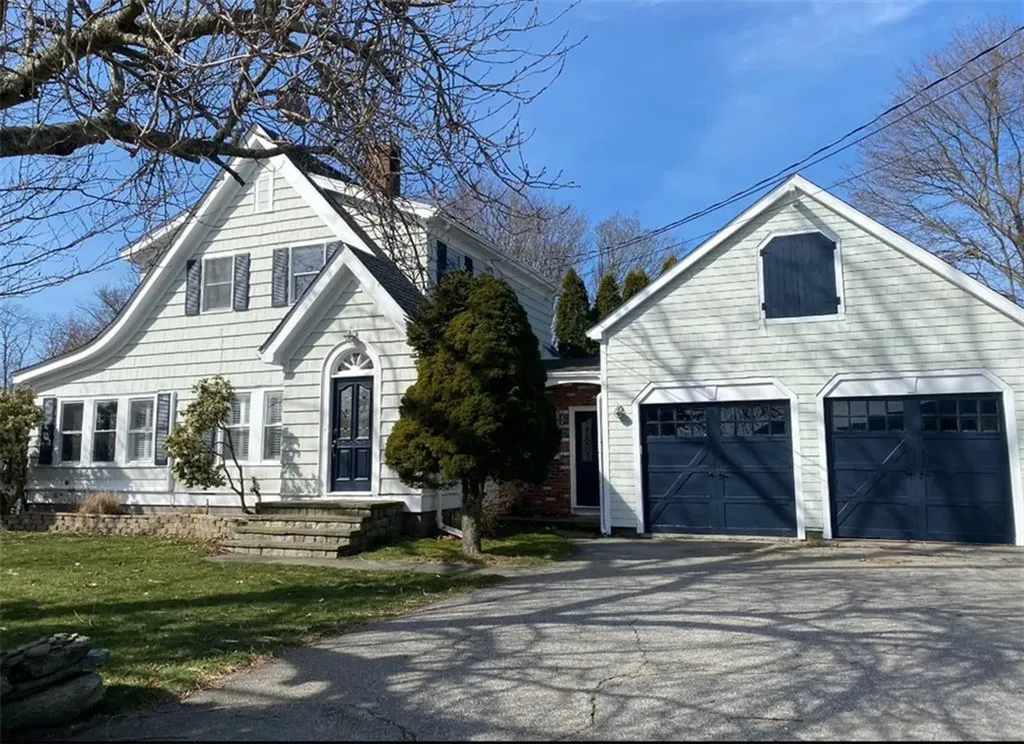 348 Bristol Ferry Road Portsmouth RI 02871