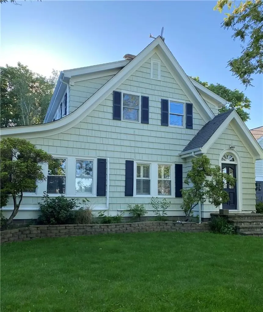 348 Bristol Ferry Road Portsmouth RI 02871