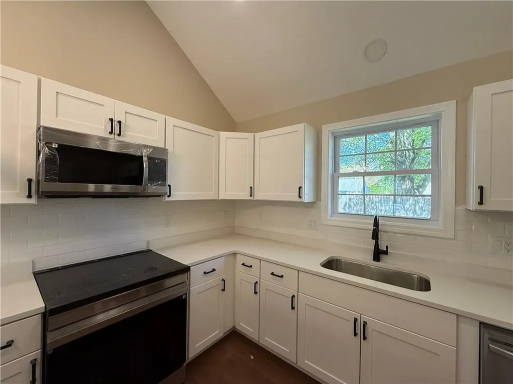 189 Pleasant View Avenue Smithfield RI 02917