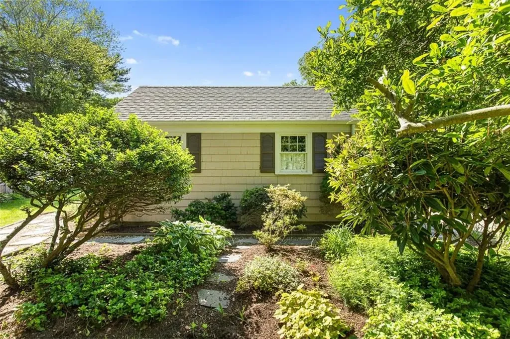 1 Joann Drive Barrington RI 02806