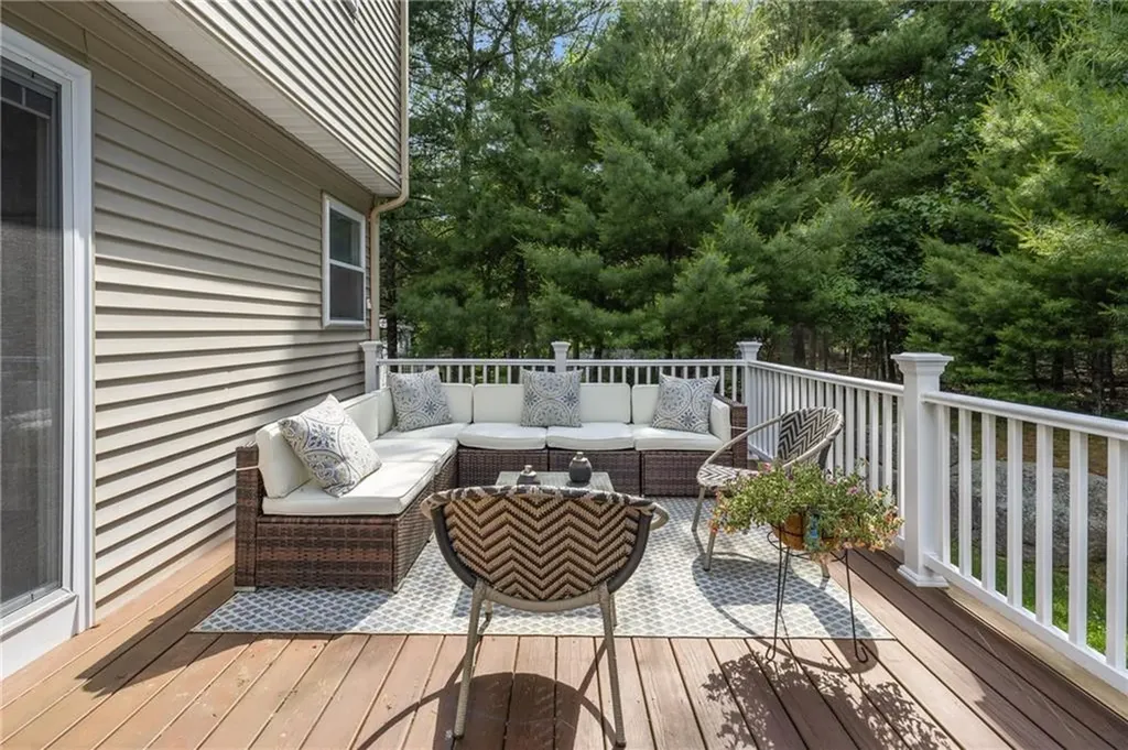 24 Cobblestone Terrace Coventry RI 02816