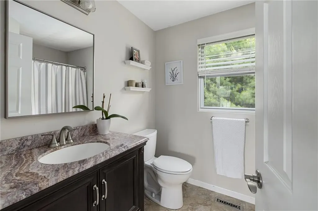 24 Cobblestone Terrace Coventry RI 02816