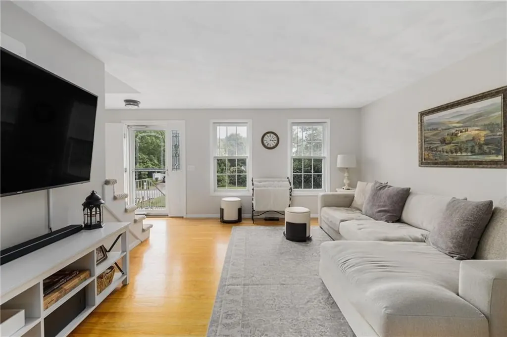 24 Cobblestone Terrace Coventry RI 02816
