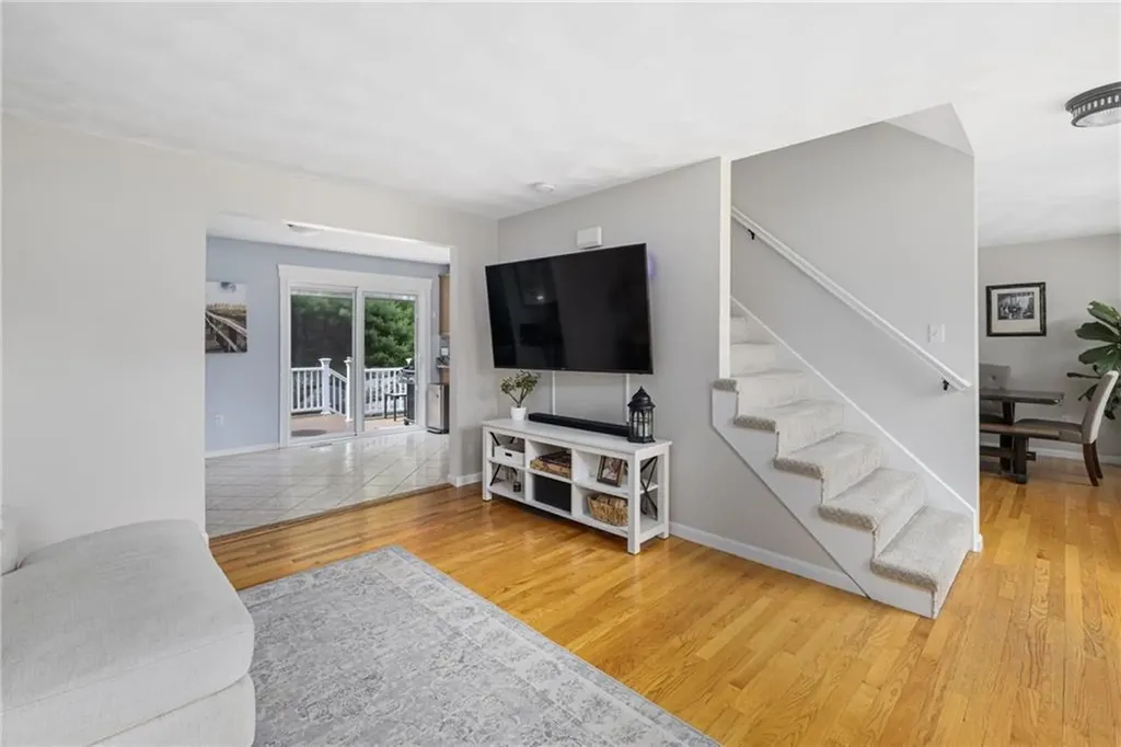 24 Cobblestone Terrace Coventry RI 02816
