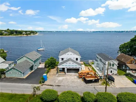 92 King Philip Avenue Bristol RI 02809