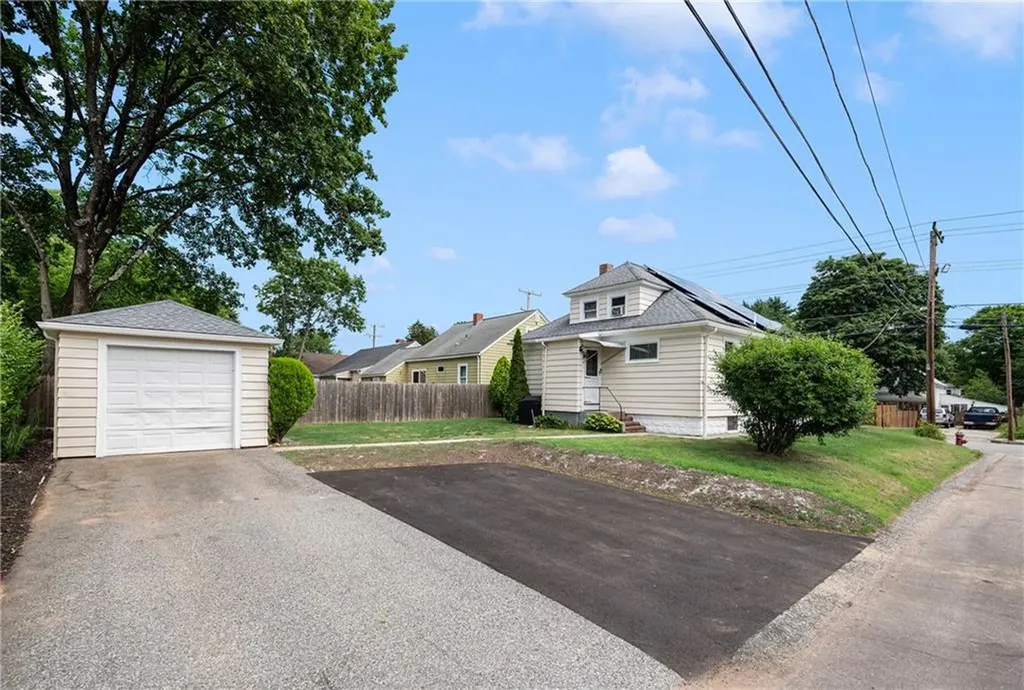 66 Dean Avenue Smithfield RI 02917