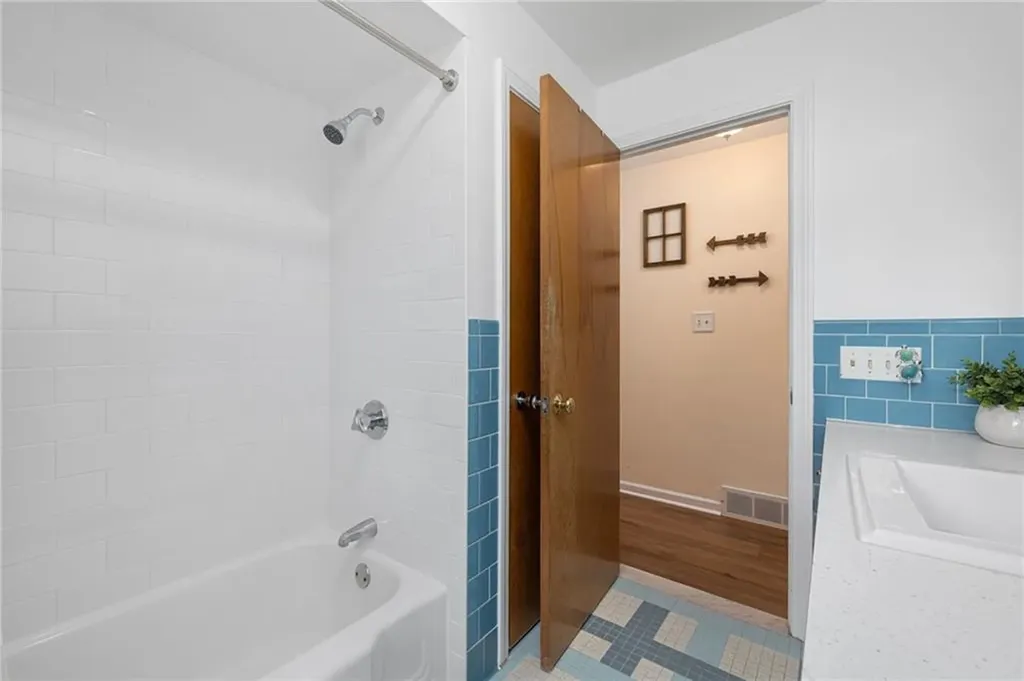 117 Newton Street Woonsocket RI 02895