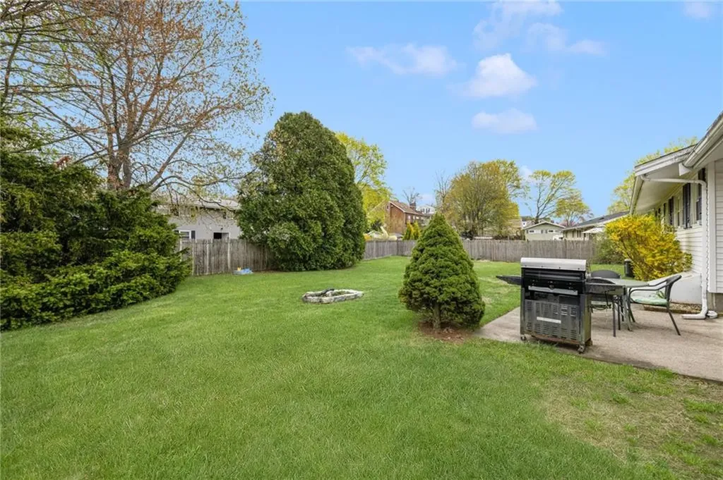 117 Newton Street Woonsocket RI 02895
