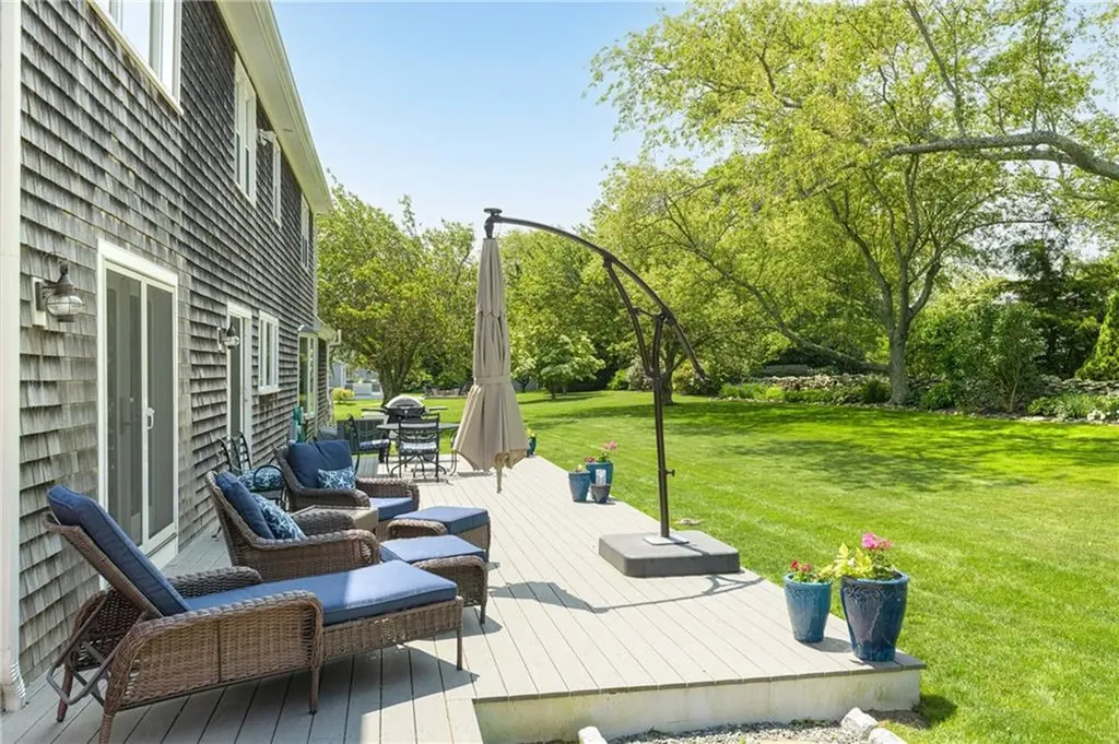 15 Roger Williams Court Portsmouth RI 02871