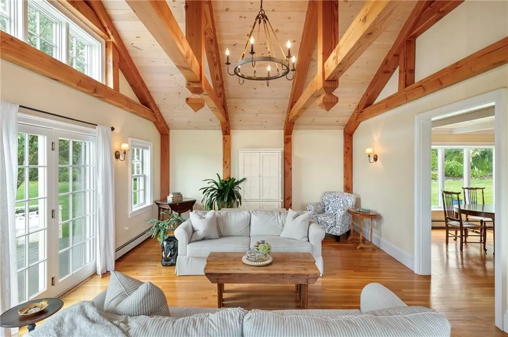 15 Roger Williams Court Portsmouth RI 02871