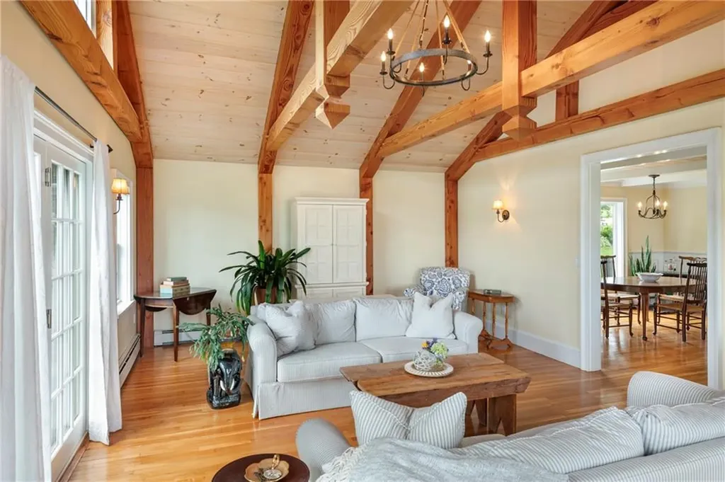 15 Roger Williams Court Portsmouth RI 02871