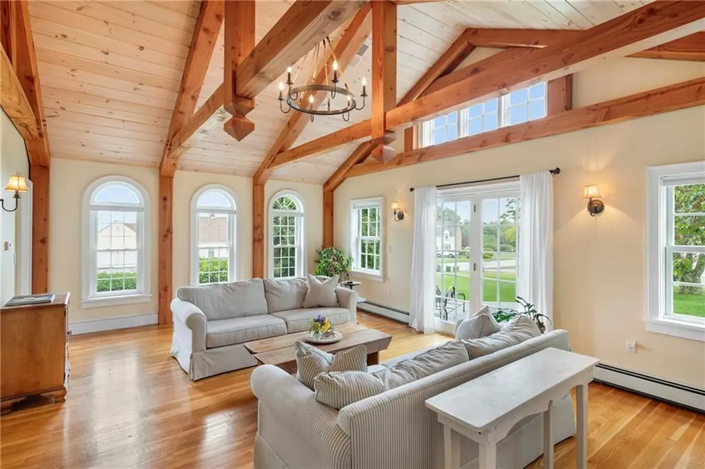 15 Roger Williams Court Portsmouth RI 02871