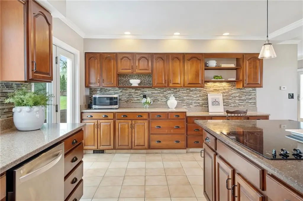 15 Roger Williams Court Portsmouth RI 02871