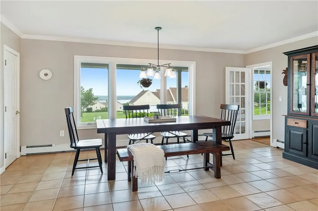 15 Roger Williams Court Portsmouth RI 02871