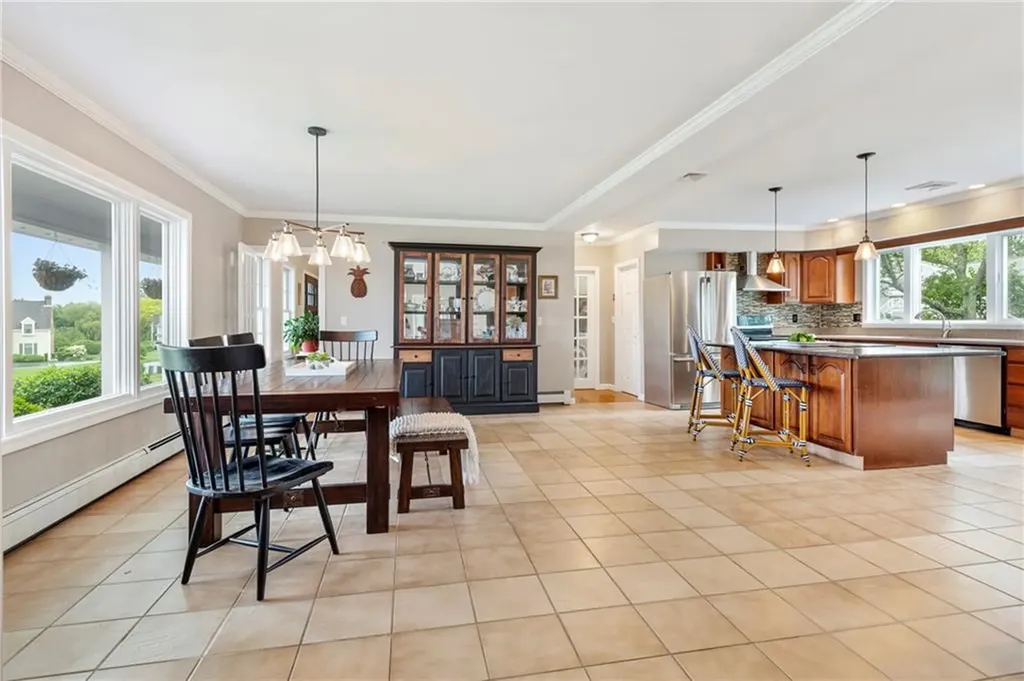 15 Roger Williams Court Portsmouth RI 02871