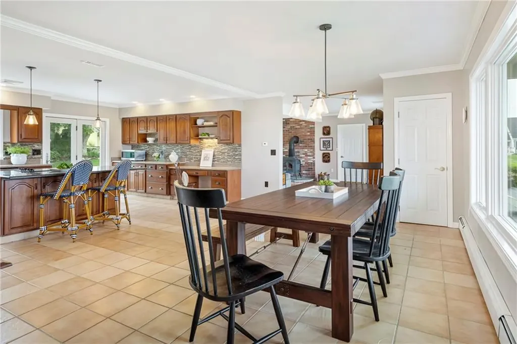 15 Roger Williams Court Portsmouth RI 02871