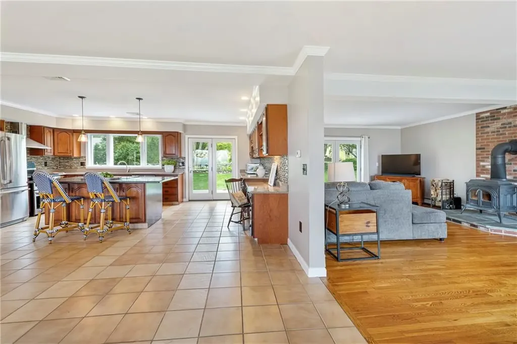 15 Roger Williams Court Portsmouth RI 02871