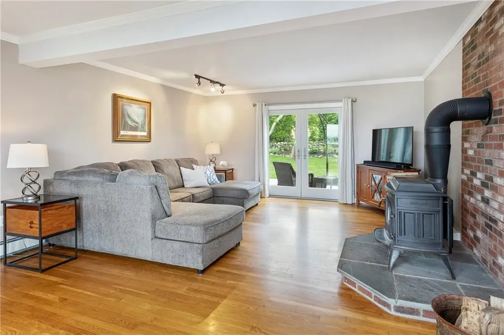 15 Roger Williams Court Portsmouth RI 02871