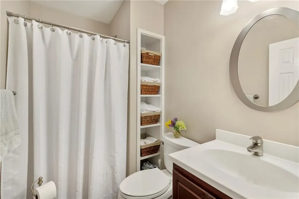 15 Roger Williams Court Portsmouth RI 02871