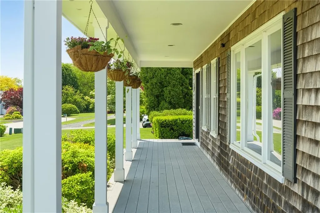 15 Roger Williams Court Portsmouth RI 02871