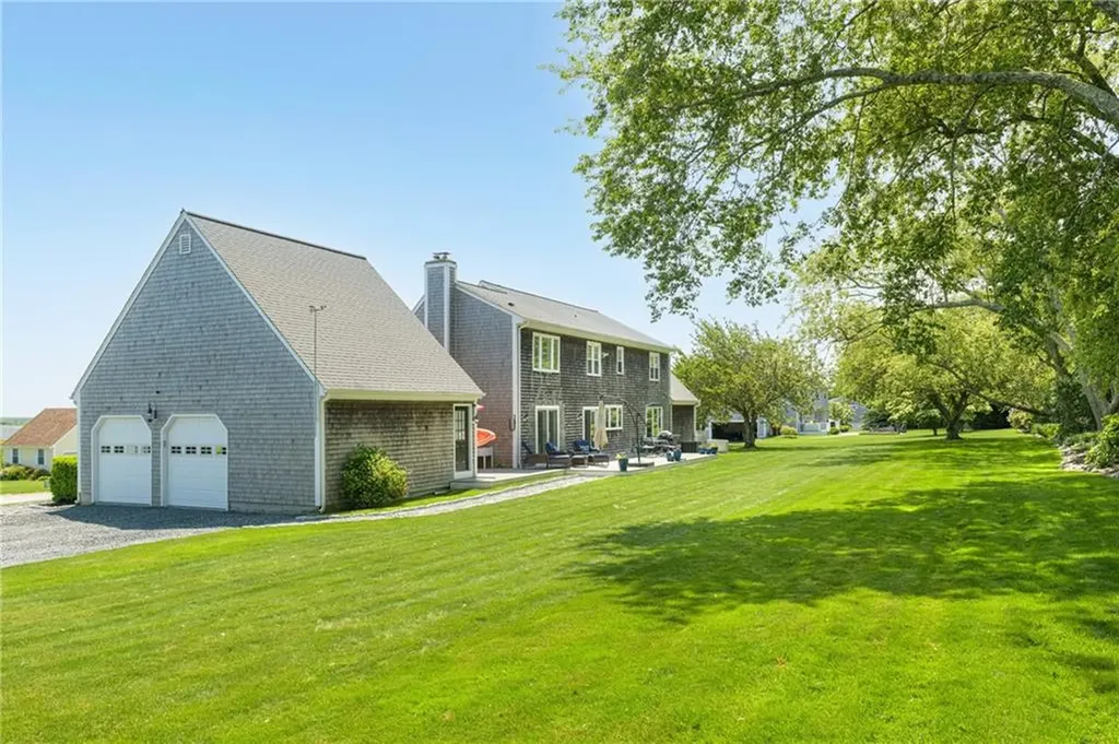 15 Roger Williams Court Portsmouth RI 02871