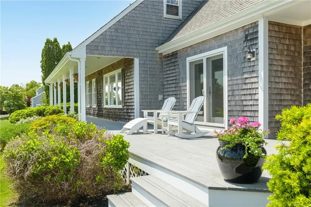 15 Roger Williams Court Portsmouth RI 02871