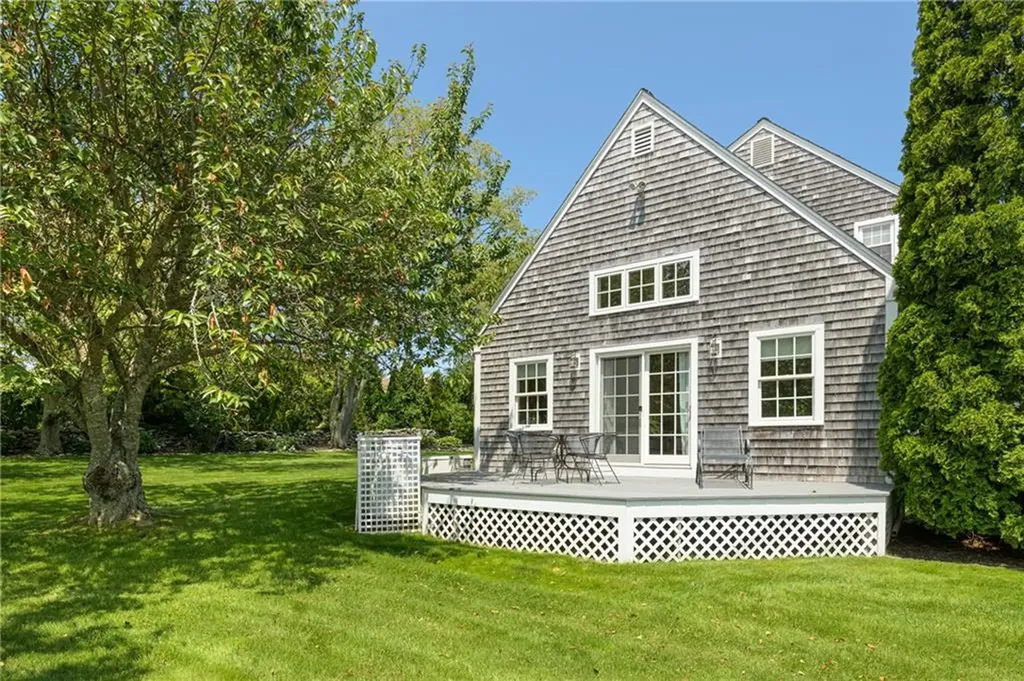 15 Roger Williams Court Portsmouth RI 02871