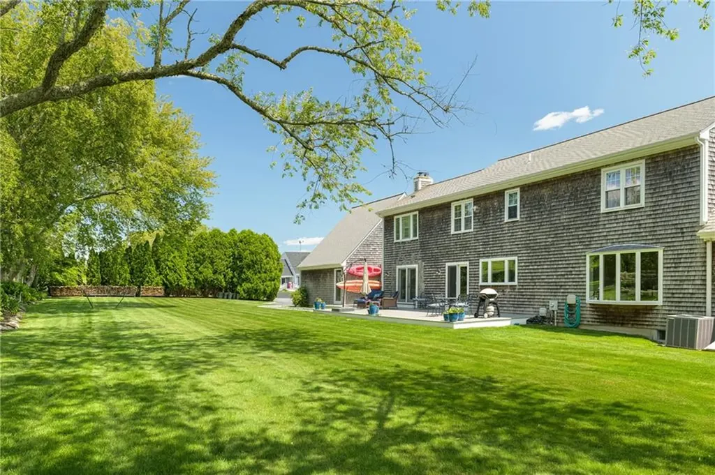 15 Roger Williams Court Portsmouth RI 02871